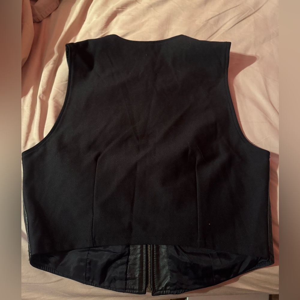 Jennifer Moore Black Leather Vest - Picture 4 of 4